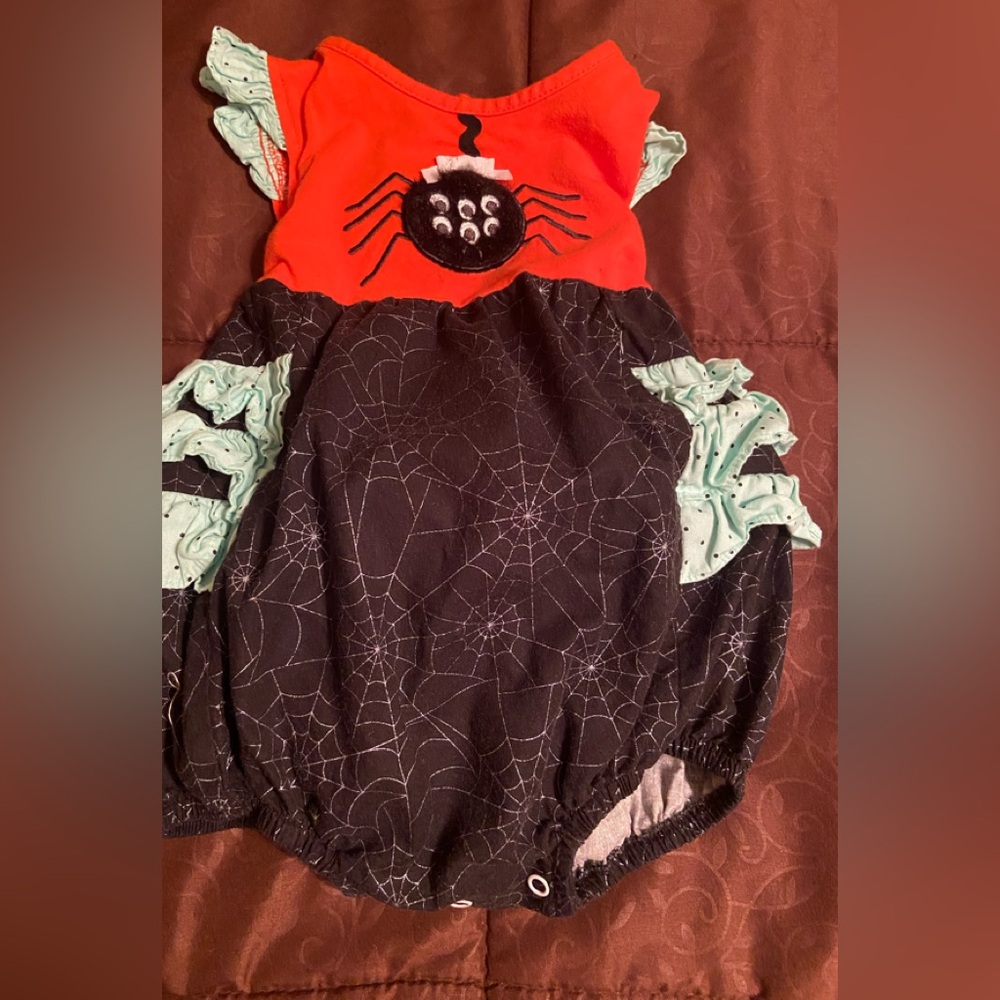 Ricrac and ruffles Halloween spider romper orange black size 18 months